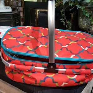 Colorful Geometric Print insulated carry bag.